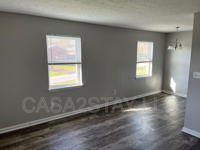 Photo - 4815 Saddlebrook Ln Apartment