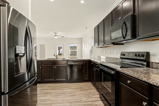 Building Photo - 103 W Tecoma Ln