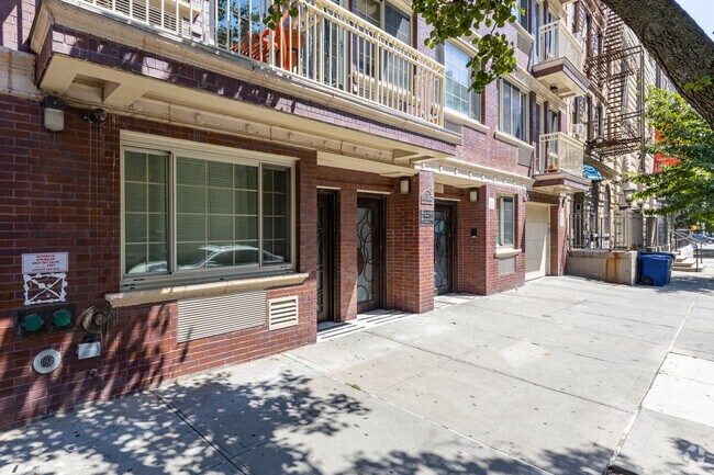 Building Photo - 207 W 115th St