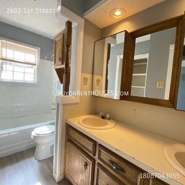 Foto del edificio - 2603 1st St