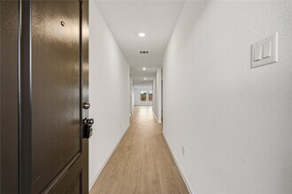 Building Photo - 1427 Parks Edge Ln