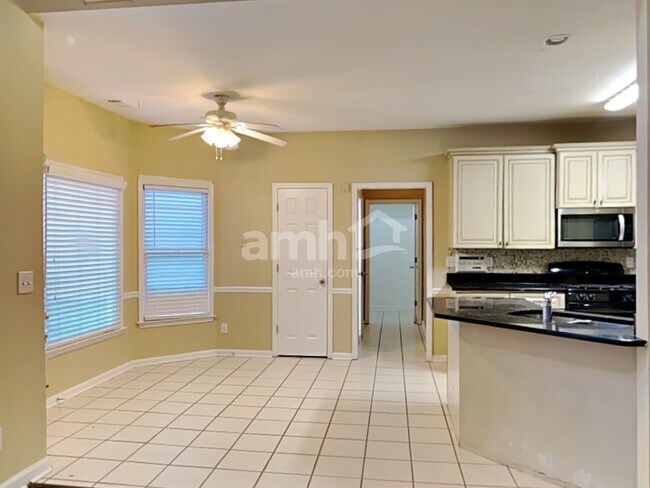 Building Photo - 680 Ambur Cove Way