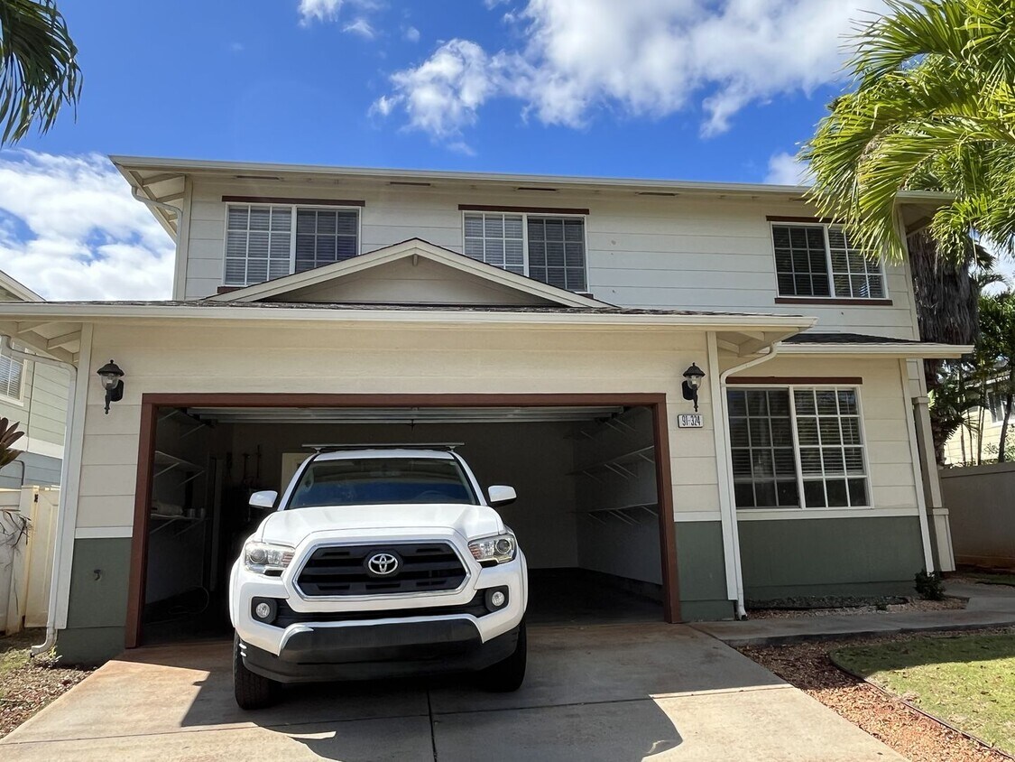 Foto principal - Ewa Gentry Large 2 story - 4 bedrooms, 3 b...