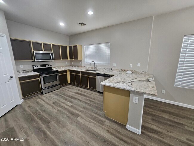 Building Photo - 25850 W Pleasant Ln
