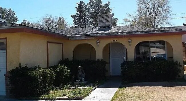 Foto del edificio - 1844 Sunset St