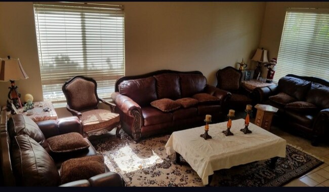 Foto del edificio - 10045 W Chardonnay Ct