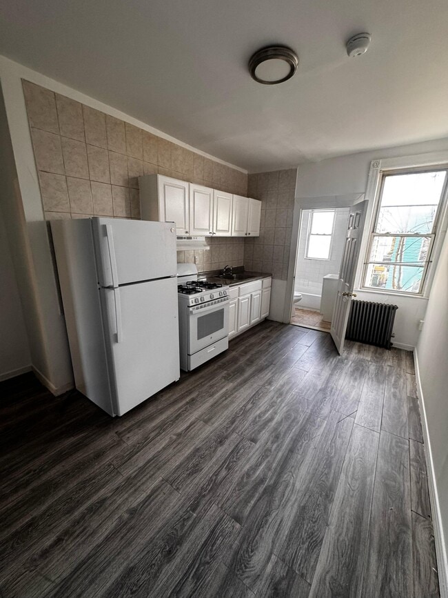 Foto del edificio - 72 Rose Ave