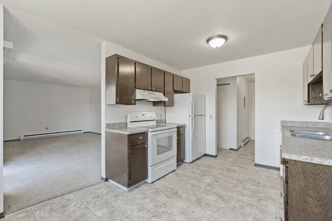 Building Photo - 107 E Hattie Ave