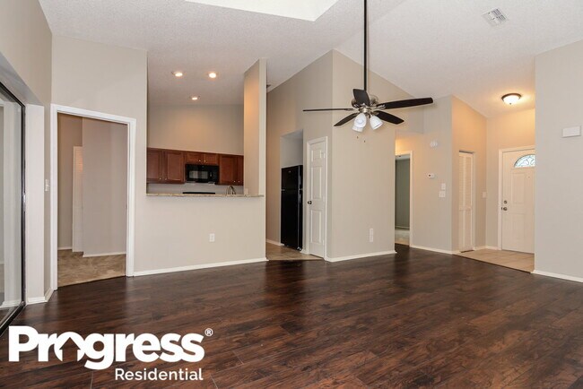 Building Photo - 10935 Livingston Dr