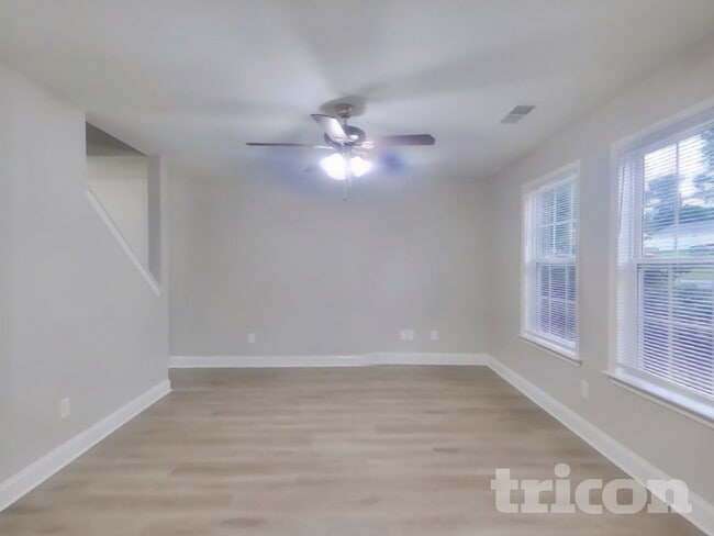 Building Photo - 2457 Terra Dr