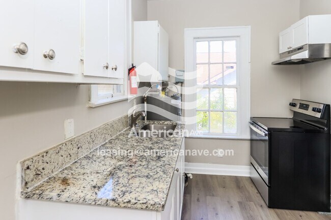 Foto del edificio - 1369 Winton Ave