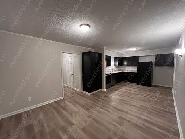 Building Photo - 2301 Coral Hills Dr