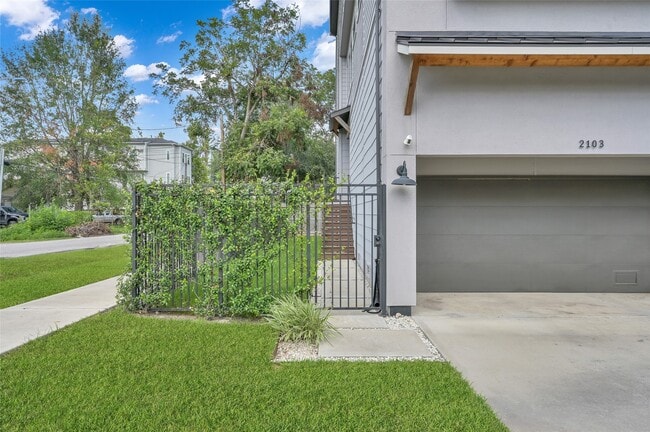 Building Photo - 2103 Bevis St