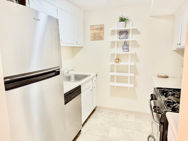 Building Photo - 5 Louisburg Square