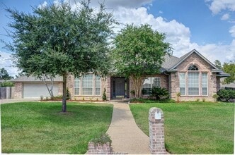 Building Photo - 715 Berry Creek