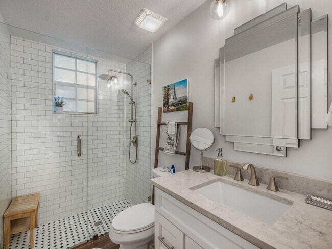 Building Photo - 2708 Ravella Way