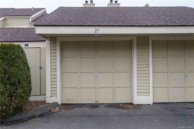 Building Photo - 93 Fox Run