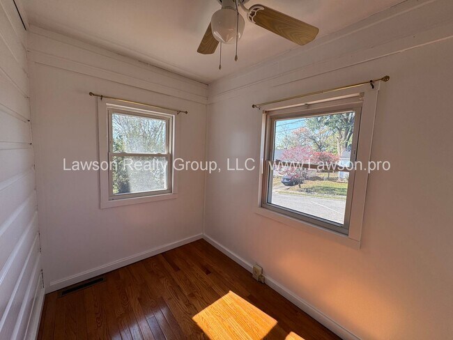 Building Photo - Charming Salem Cape Cod with Loft