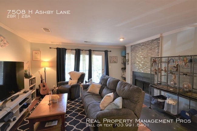 Building Photo - Beautifully Remodeled Kingstowne Condo!