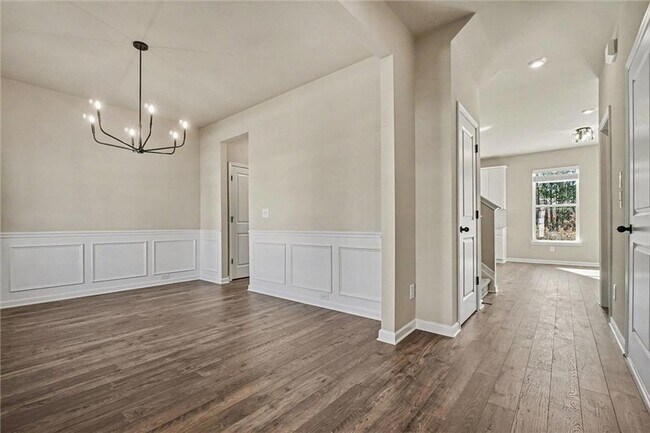 Building Photo - 377 Waterbluff Dr SW