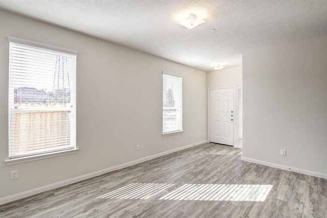 Building Photo - 3823 Lexington Grove Ct
