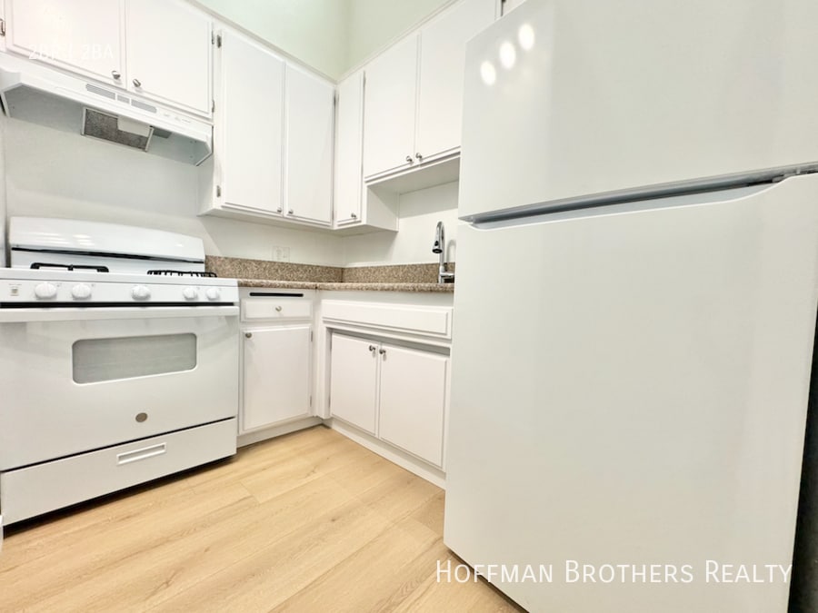 Primary Photo - 11007 Hartsook St North Hollywood, CA 91601