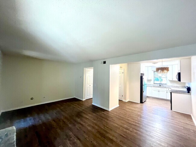 Foto del edificio - Charming 2 Bedroom Townhouse