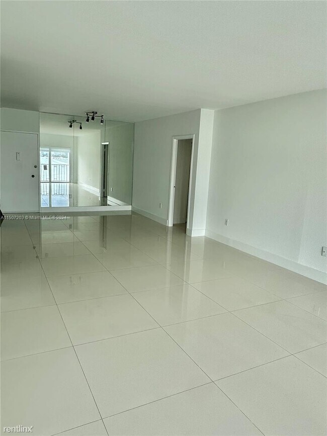 Building Photo - 2 br, 2 bath Condo - 500 Bayview Dr Apt 63...