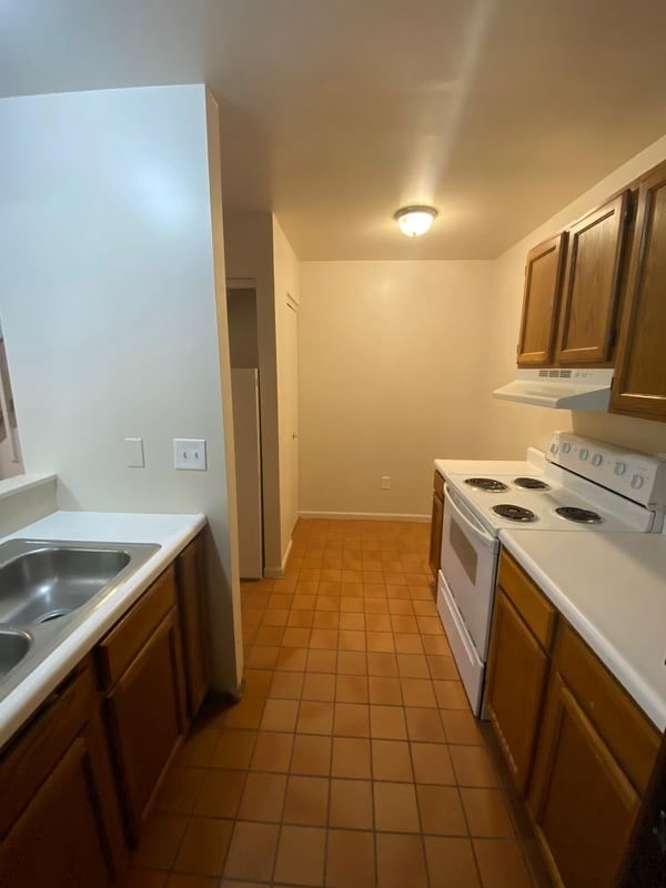 Building Photo - 613 Palisades Dr