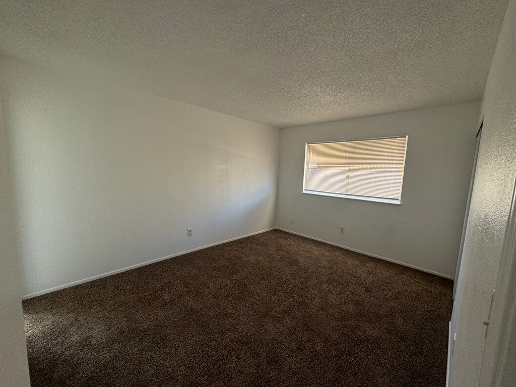Foto del edificio - 1100 Bryce Ln