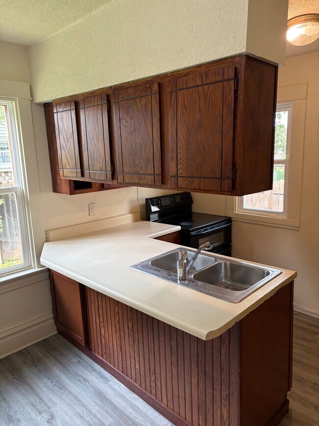 Building Photo - Ward 42 - 7th Ave Duplex
