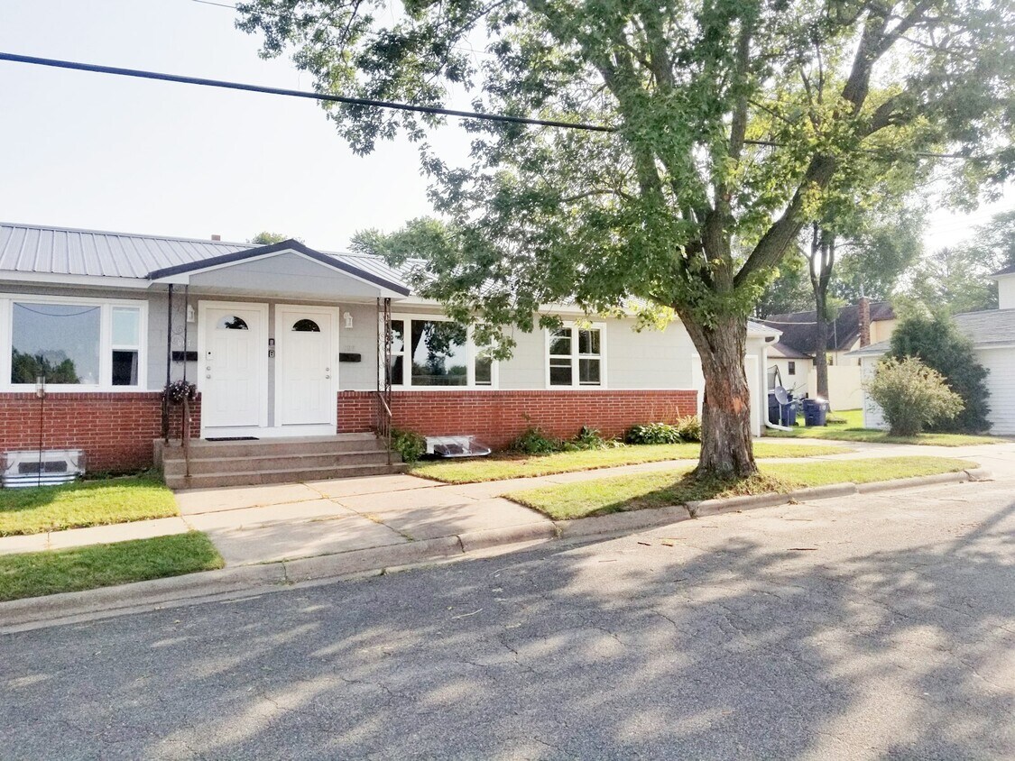 607 Pine St Unit 607, Mosinee, WI 54455 Room for Rent in Mosinee, WI