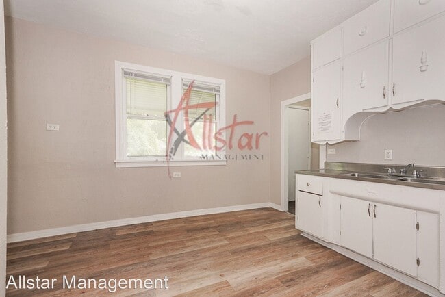 Building Photo - 2 br, 1.5 bath House - 6705 Gertrude Ave