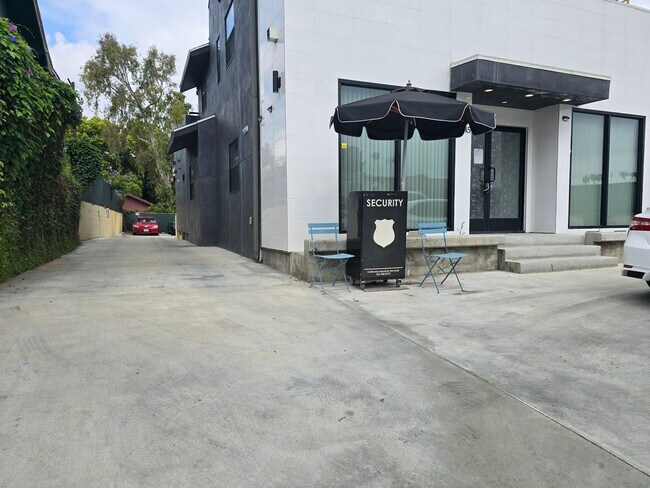 Foto del edificio - 1245 Crenshaw Blvd