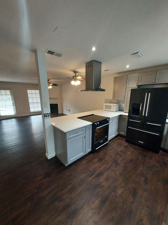 Foto del edificio - 4390 Stumberg Ln