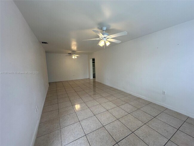 Foto del edificio - 3296 NW 13th Terrace
