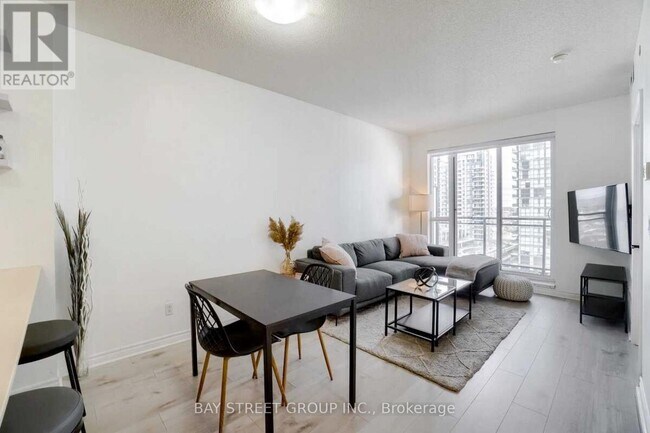 Photo du bâtiment - 4011 Brickstone Mews
