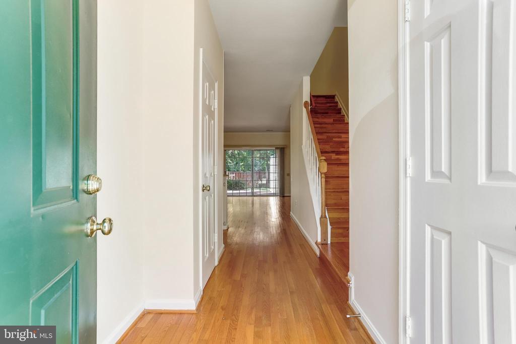 Primary Photo - 7170 Westfield Ct