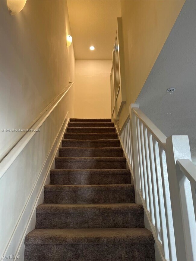 Building Photo - 3 br, 2.5 bath House - 10455 NW 82nd St Un...
