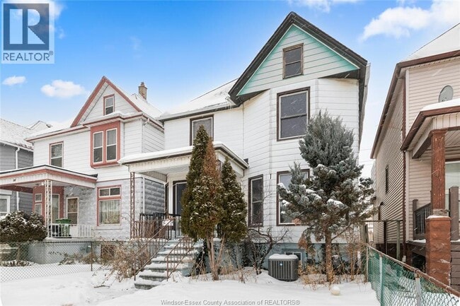 Building Photo - 722 Dougall Ave