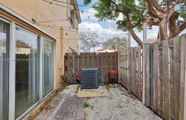Photo - 1650 NE 33rd Rd Unit 112-10 Apartment