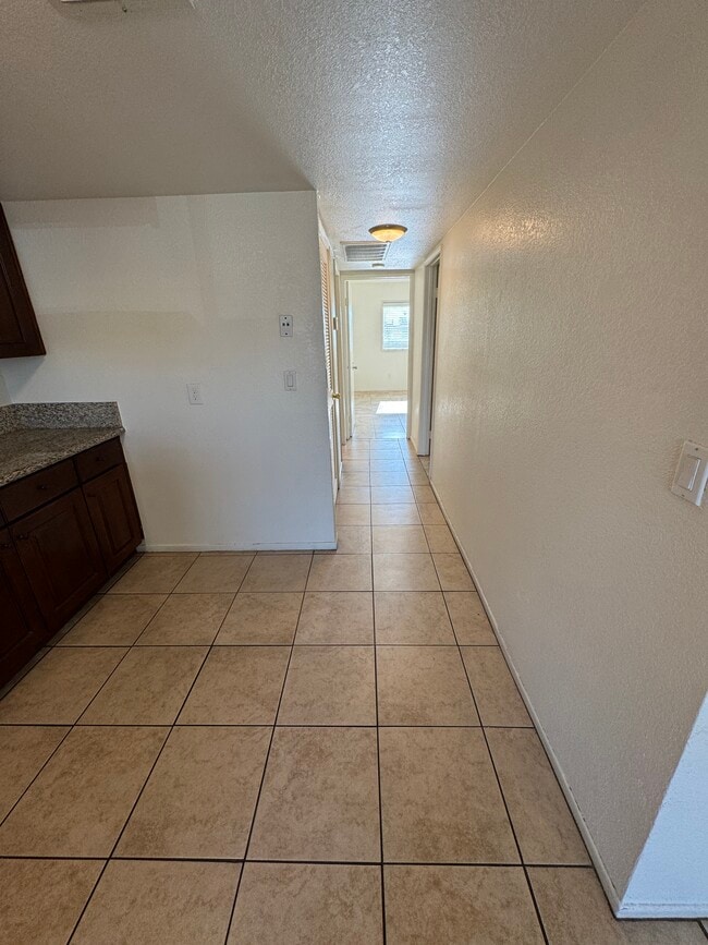 Building Photo - 8036 Juniper Ave