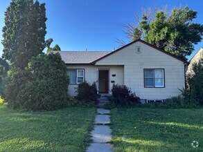 Building Photo - 945 Alderson Ave
