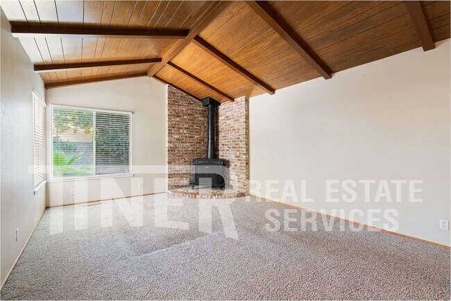Building Photo - 24 Grand Rio Cir