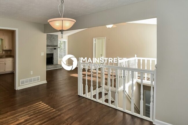 Foto del edificio - 4 Bedroom Pet-Friendly Home in Douglasville, GA with Main Street Renewal