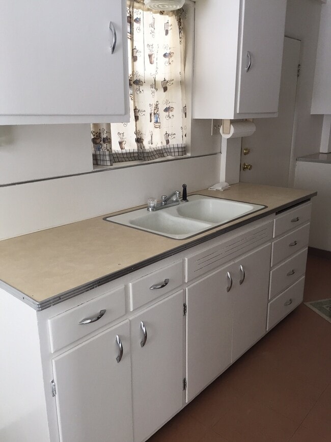 Building Photo - 1 bedroom 1 bath