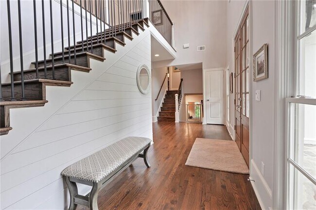 Foto del edificio - 742 Montana Rd NW