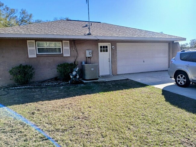 Building Photo - 301 Woodland Trl