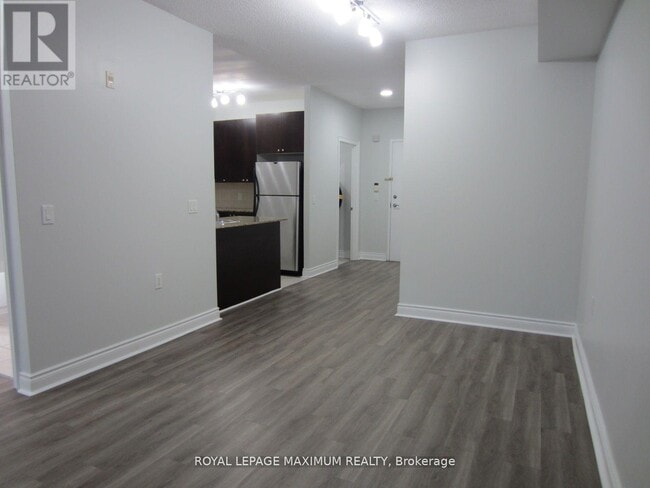 Photo du bâtiment - 8201-8201 Islington Ave
