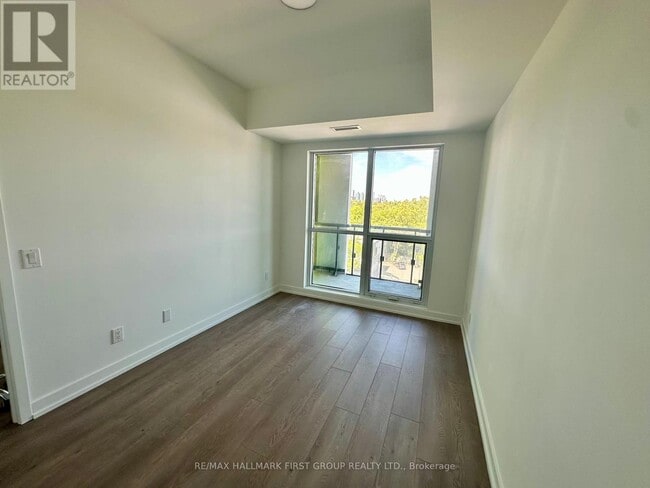 Photo du bâtiment - 181 Sheppard Ave E